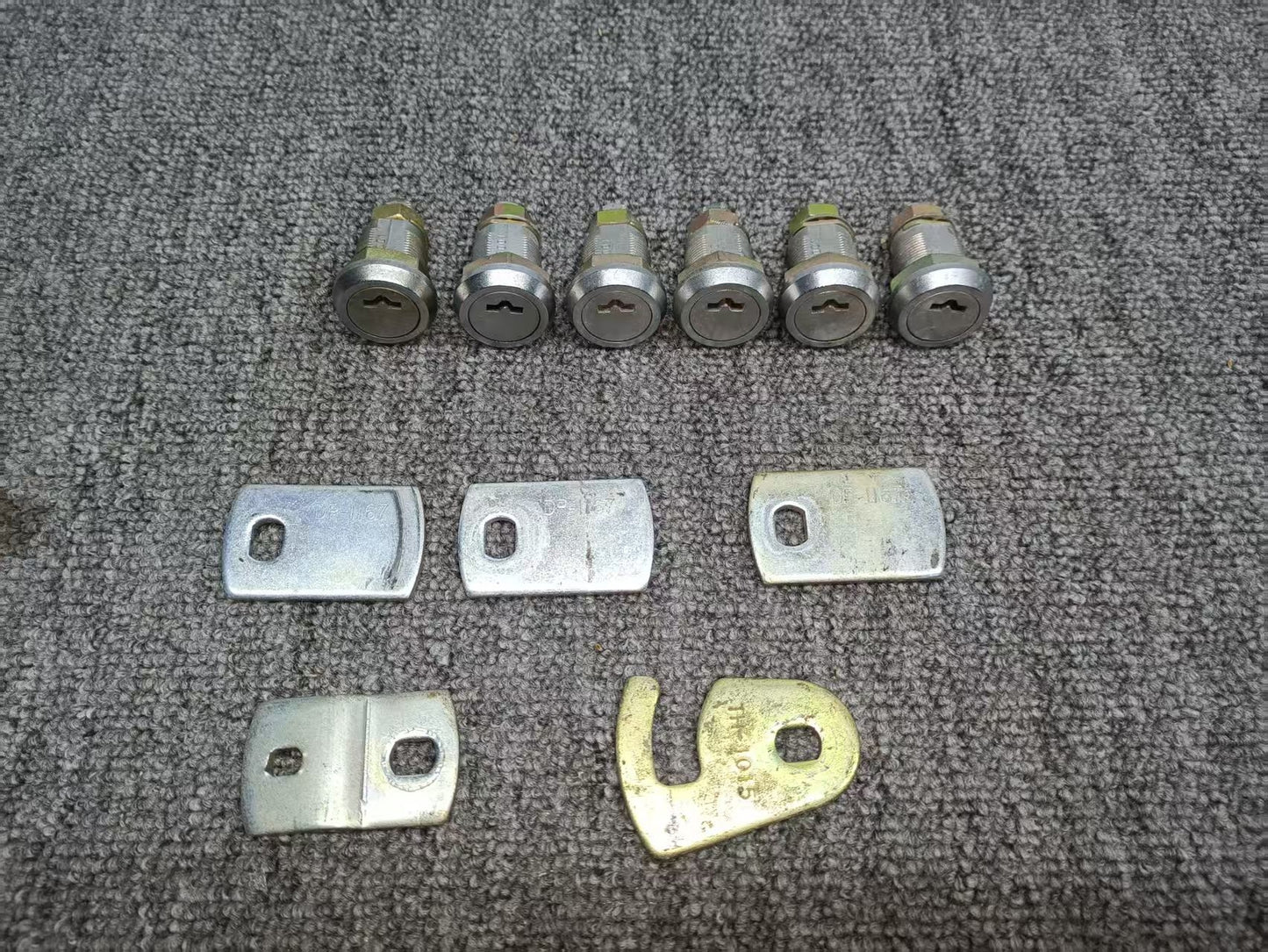 Used Capcom Acade Game Q25 P5001 Locks Plate Arcade Cabinet Parts
