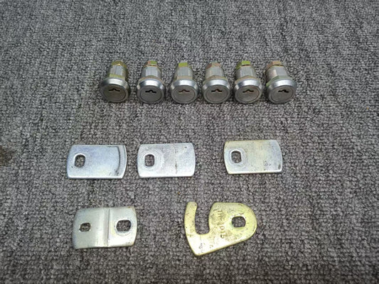 Used Capcom Acade Game Q25 P5001 Locks Plate Arcade Cabinet Parts