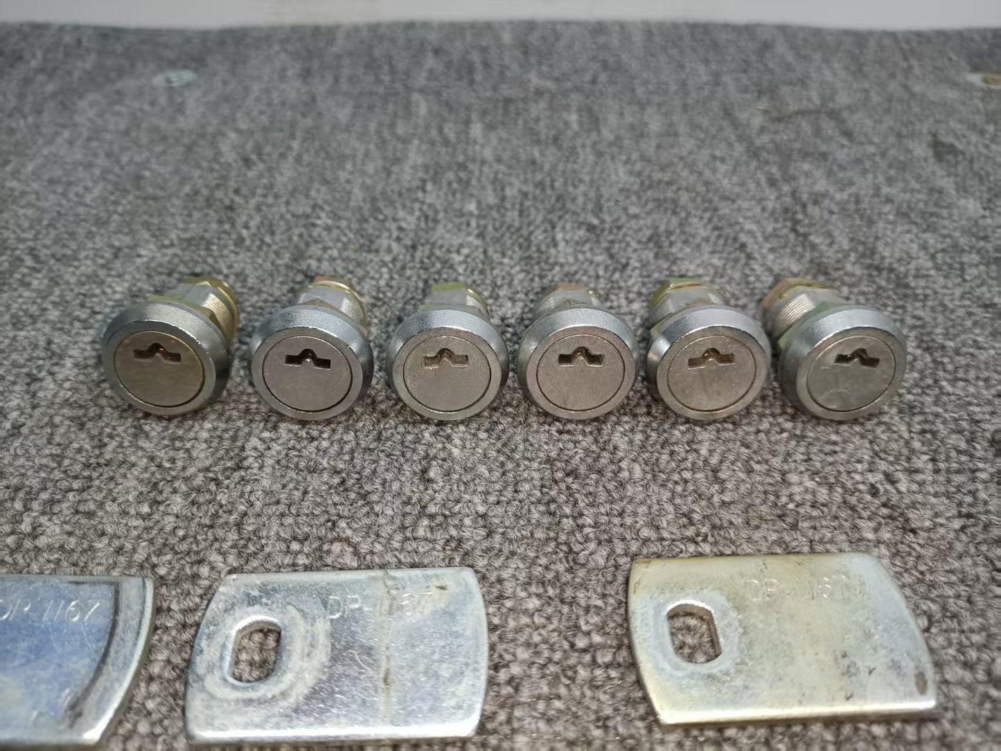 Used Capcom Acade Game Q25 P5001 Locks Plate Arcade Cabinet Parts