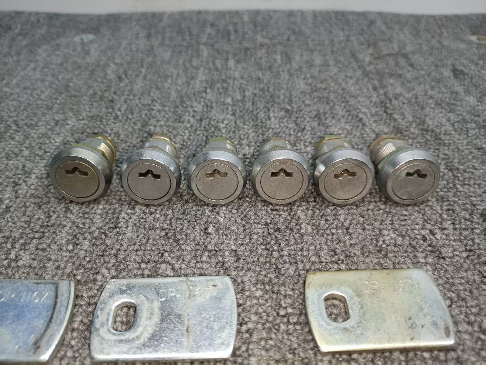 Used Capcom Acade Game Q25 P5001 Locks Plate Arcade Cabinet Parts